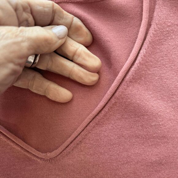 Chico's Dusty Rose, Rolled V-Neckline Pullover, Size Medium‎ - Picture 7 of 10